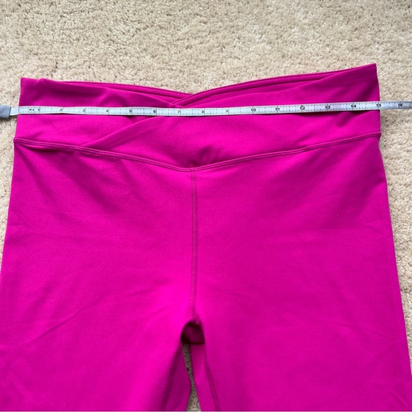 Fabletics Women’s Pink Fitted Knee Length Capri Leggings - L - EUC - Picture 5 of 7